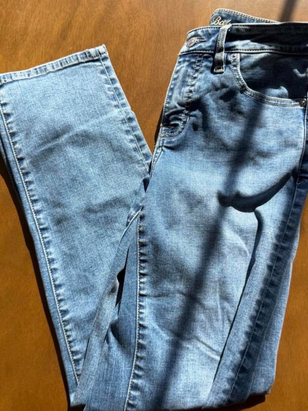 Tommy Bahama light wash high-waisted straight-leg jeans, size 30
